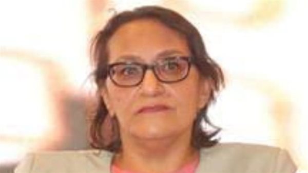 حنان رمسيس، خبيرة