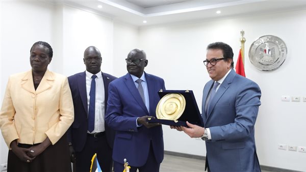  وزير التعليم العالى