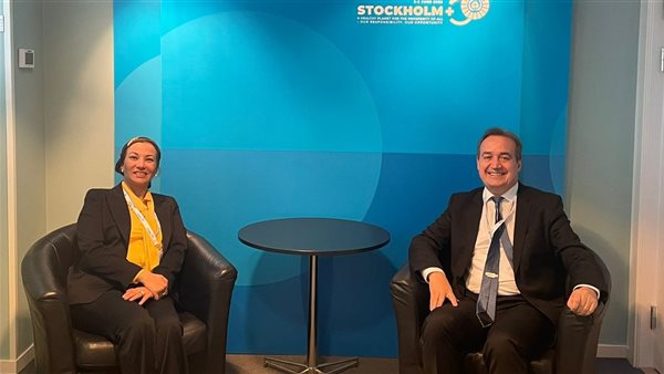 وزيرة البيئة تلتقي