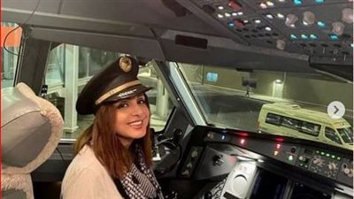 أنغام تمازح جمهورها من داخل كابينة طائرة: سقتها بإيد واحدة