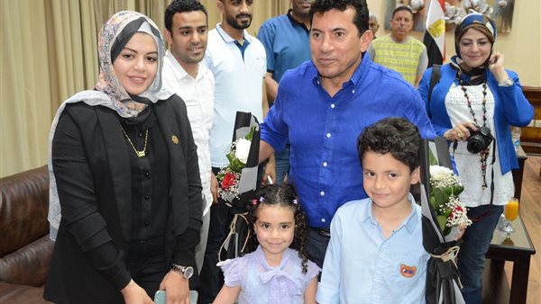 وزير الرياضة يلتقي