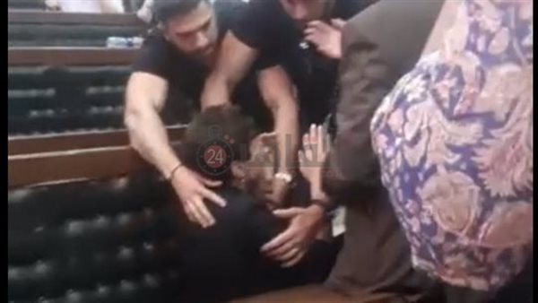 انهيار شقيقه كريم