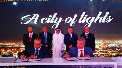 61 مليار جنيه إيرادات متوقعة.. وزير قطاع الأعمال يشهد توقيع عقد تطوير كورنيش المقطم 