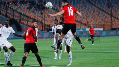 تفاصيل مقترحين من اتحاد الكرة لتسوية أزمة موعد مباراة مصر وغينيا 