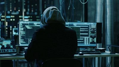 أكثر من 40 هجومًا إلكترونيًا.. إسبانيا تقبض على مراهق ساهم في عمليات قرصنة واسعة