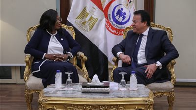 خالد عبدالغفار يوجه بتيسير الإجراءات الخاصة بتسجيل الدواء المصري بدولة زامبيا