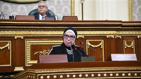 وزيرة الصناعة