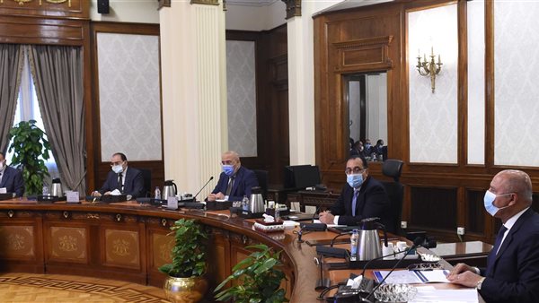 رئيس الوزراء يتابع