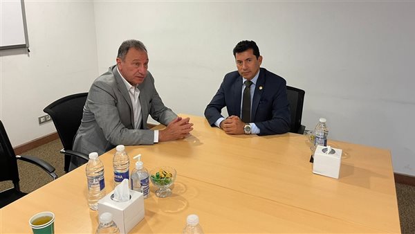 اجتماع وزير الرياضة