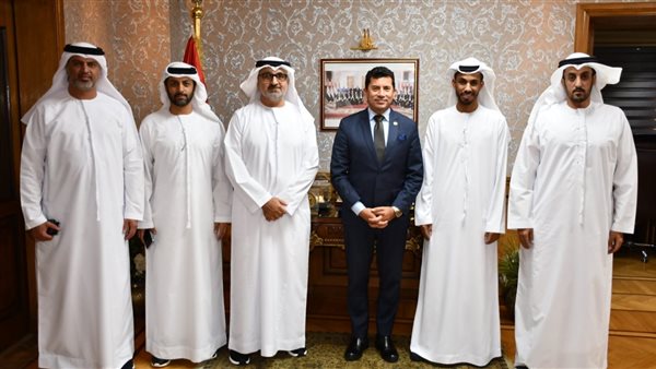 زير الرياضة مع مجلس