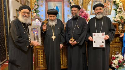 شعلة النور المقدس.. أقباط بورسعيد يحتفلون بقدوم نار المسيح المقدس | صور وفيديو 