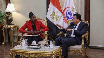 خالد عبد الغفار يؤكد لنظيرته في جنوب السودان دعم مصر للقضاء على فيروس سي ببلادها