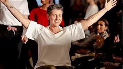 تناسب المتطلبات الصحية.. مصممة أزياء تؤسس علامة تُجارية لذوي الاحتياجات الخاصة │ صور