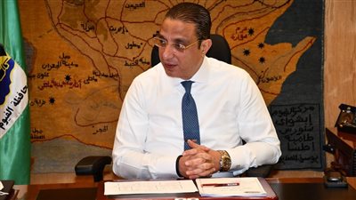 الأنصاري: الانتهاء من 14 مشروعًا لرصف الطرق بمدينة الفيوم بتكلفة 24 مليون جنيه