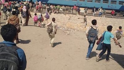 عروس الجنة فارقت الحياة.. انهيار وإغماء زميلات طالبة لقيت مصرعها أسفل عجلات قطار بالفيوم