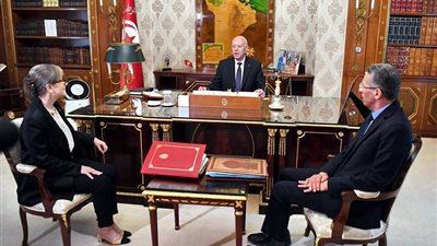 الرئيس التونسي يصدر مرسوما بتعيين 13 واليا جديدا في مختلف أنحاء البلاد