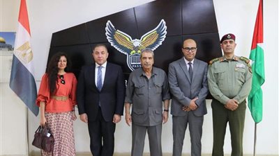 السفير المصري في رام الله يزور جامعة الاستقلال بأريحا