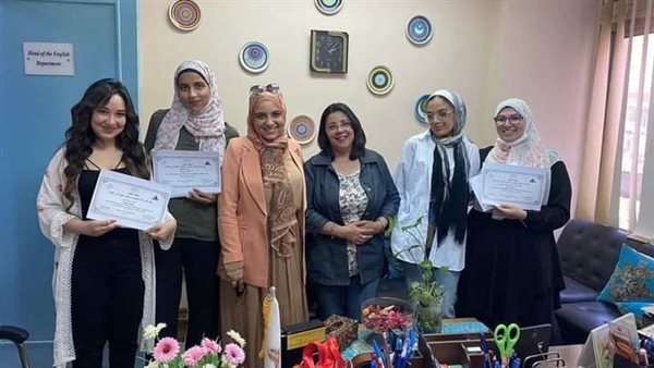 طلاب جامعة عين شمس