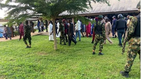 هجوم على كنيسة بصلوات