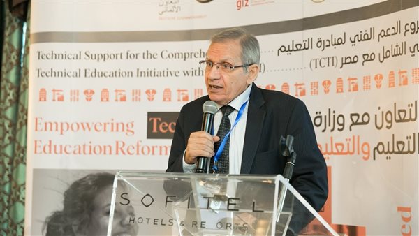 الدكتور محمد مجاهد