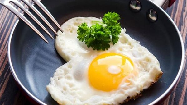 تناول البيض