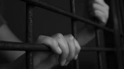 حجز شاب لاتهامه بمضايقة طالبة جامعية من نافذة شقته في الهرم