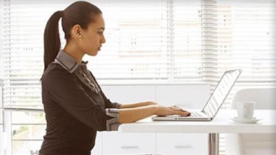 للحد من أمراض العادات الخاطئة.. صينيون يبتكرون قماش إلكتروني لتصحيح وضعية الجلوس