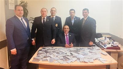 ضبط راكبة حاولت تهريب كمية من شرائط دوائية خاصة بالإجهاض | صور