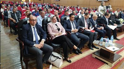 برلماني لـ محافظ بورسعيد: المواطنون مهددون بالطرد في الشارع.. والغضبان: محصلش | فيديو 