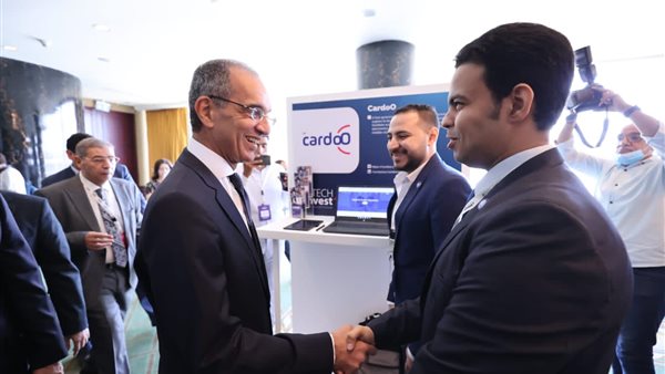 وزير الاتصالات