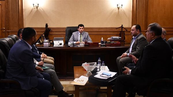 اجتماع وزير الرياضة