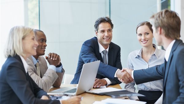 موظفوا بنك - تعبيرية