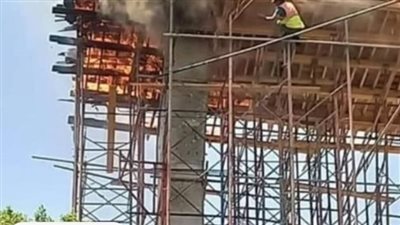 بث مباشر | الحماية المدنية تسيطر على حريق في سقّالات وشدّات خشبية بكوبري محور ترعة الزمر بفيصل