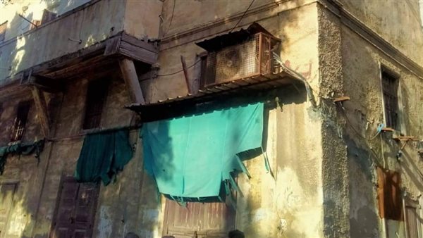 انهيار جزء من عقار