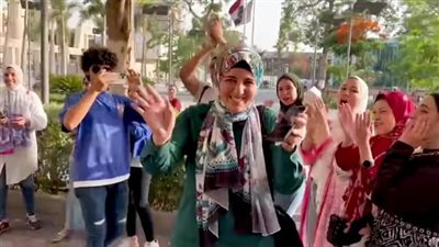 بعتبرهم اخواتي.. صاحبة الممر الشرفي بإعلام عين شمس: اليوم سيظل عالقًا في ذاكرتي للأبد