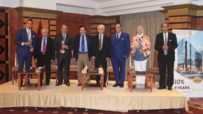 المنتدى العلمي الـ13 لأمراض النساء والتوليد يكرم عميدة طب بنات الأزهر بالقاهرة