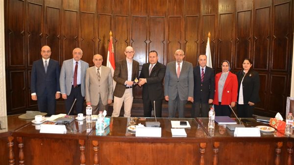 رئيس جامعة الاسكندرية