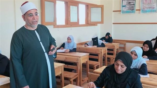 امتحان طالبات الأزهر