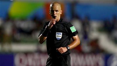 بعد اعتزاله.. تعيين فيكتور جوميز رئيسًا للجنة حكام جنوب إفريقيا