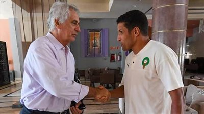 حقيقة تولي الحسين عموتة قيادة منتخب المغرب بدلًا من وحيد خليلوزيتش