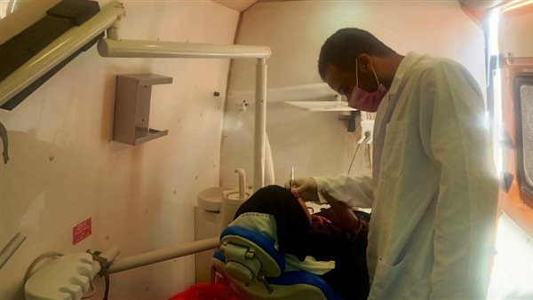 الكشف الطبي على أهالي