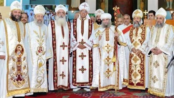 رسامة كاهن جديد في