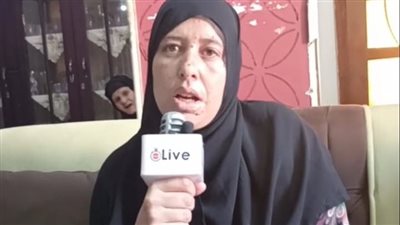 والدة الطفلة فرحة ضحية زوجة الأب ببني سويف: روحت لقيت بنتي ميتة بالمستشفى وعلى جسدها آثار ضرب مبرح | بث مباشر