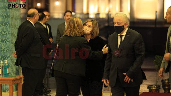 جانب من تقديم العزاء