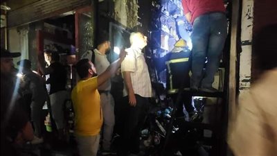 حريق هائل بمحل منظفات بأسيوط| صور 