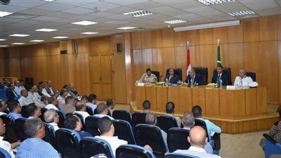 محافظ المنيا يشدد على إزالة تعديات الأراضي الزراعية بكل حسم 