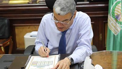بمجموع 220 درجة للعام و175 للخاص.. محافظ المنيا يعتمد تنسيق قبول الصف الأول الثانوي 