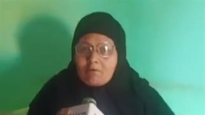 أسرة بأسوان تستغيث: بيتنا بيقع علينا والعقارب والثعابين بتهاجمنا.. عاوزين نعيش حياة كريمة | بث مباشر