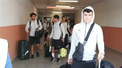 وصول أعضاء بعثة المنتخب لمطار القاهرة بعد الخسارة أمام كوريا الجنوبية | بث مباشر 