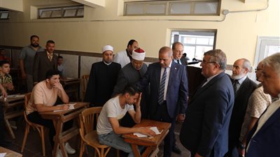 المحرصاوي يتابع لجان امتحانات كلية الدراسات الإسلامية والعربية للبنين بدمياط